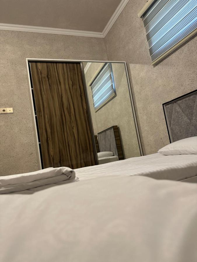 Seki Qonaq Evi Motel Bagian luar foto
