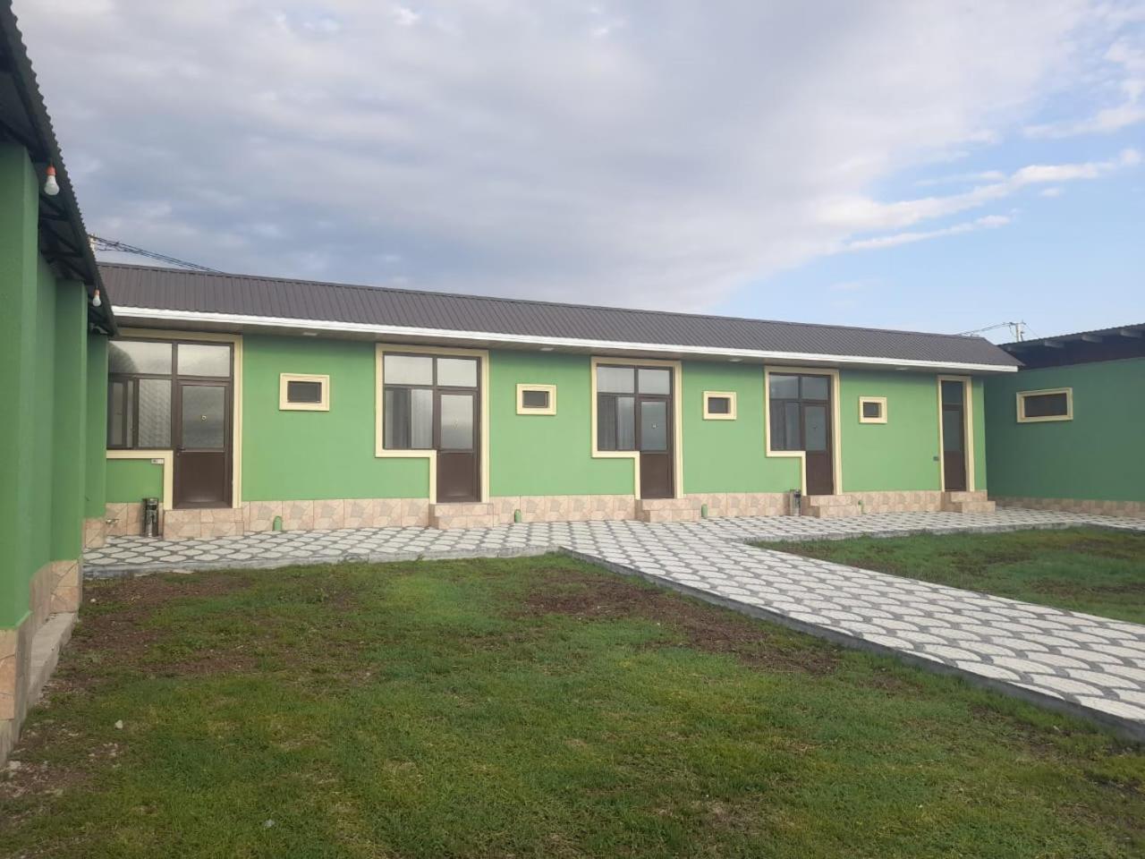 Seki Qonaq Evi Motel Ruang foto