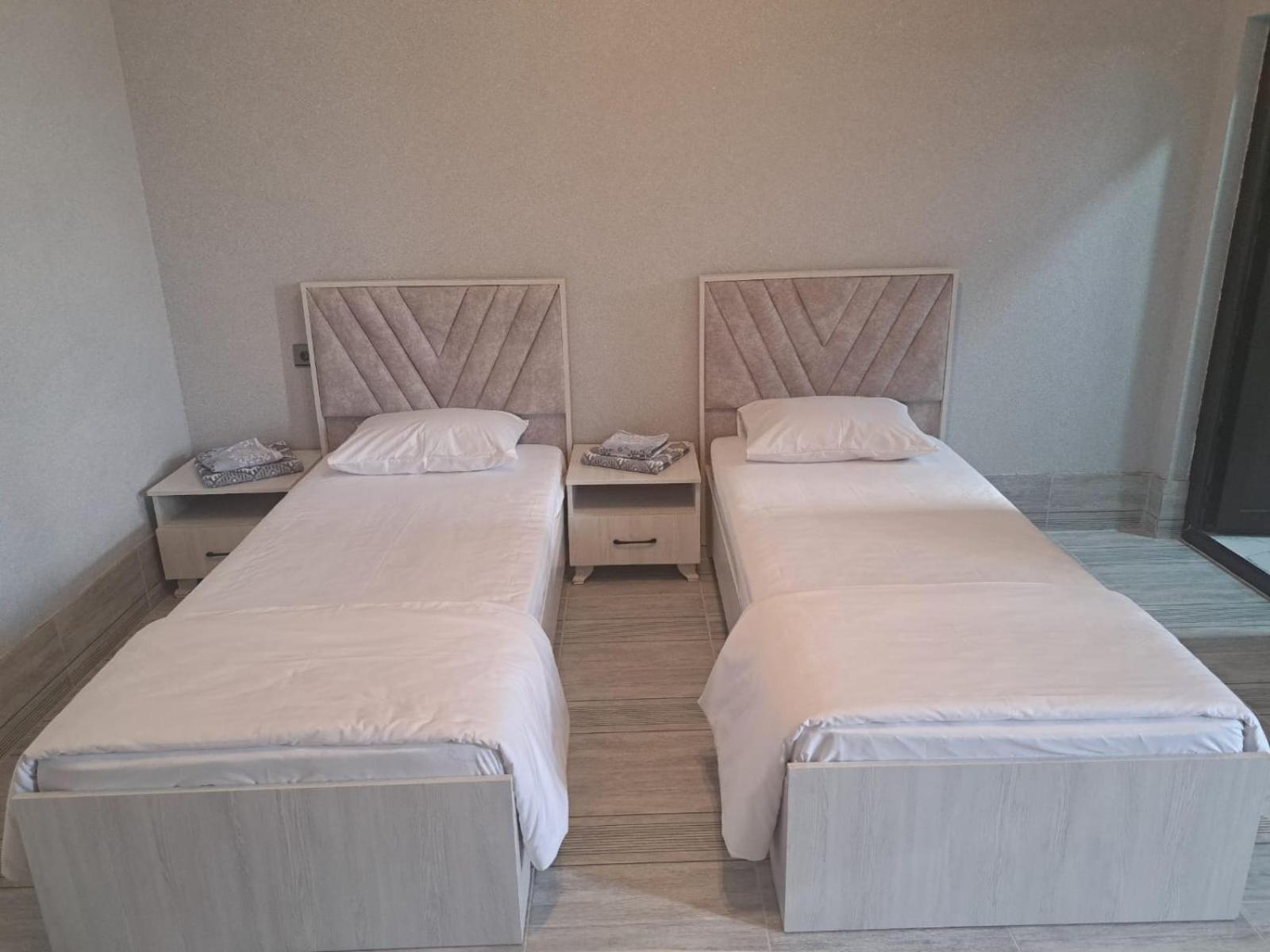 Seki Qonaq Evi Motel Ruang foto