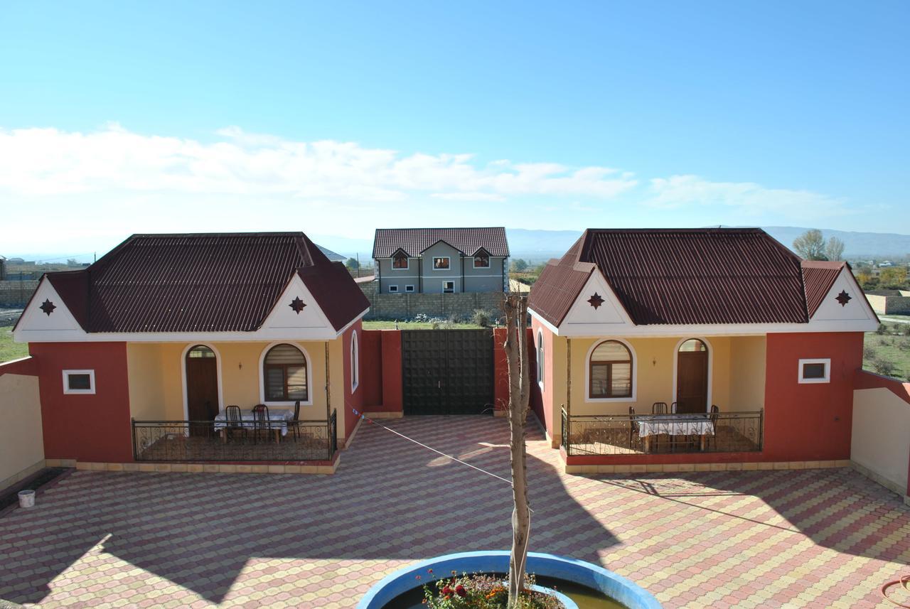 Seki Qonaq Evi Motel Bagian luar foto