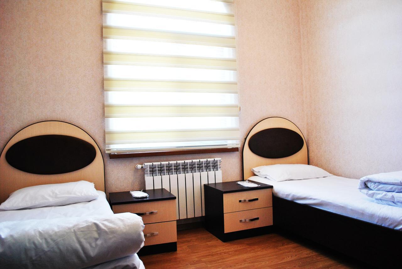 Seki Qonaq Evi Motel Bagian luar foto